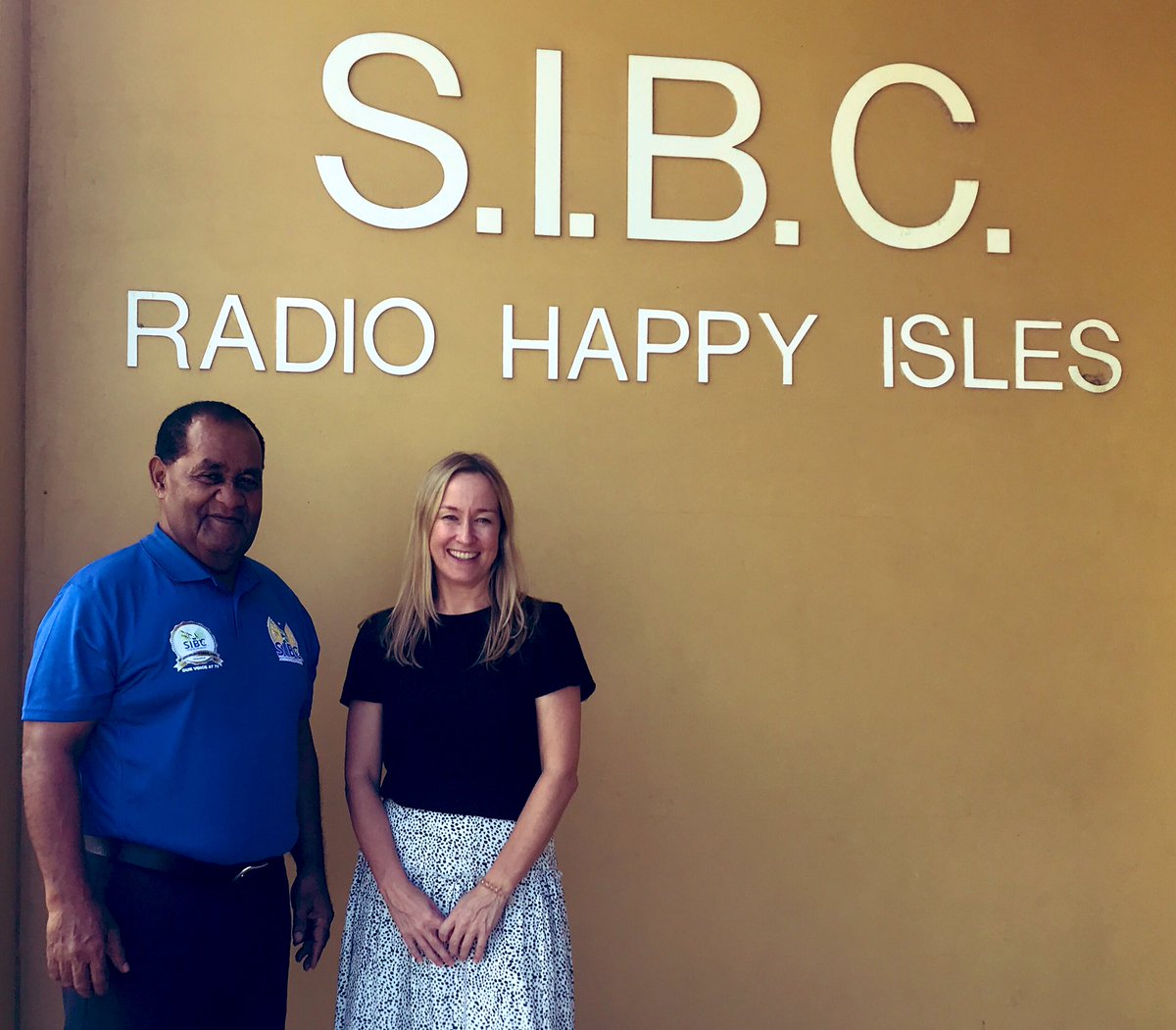 Great to meet Johnson Honimae (BEM) CEO @NewsSibc to discuss the support 🇬🇧 is providing in partnership with @bbcmediaaction Strengthening media & communication capacity across the #Solomon Islands through the Pacific #CSSF Programme. #UKPacificPartnership @BHCHoniara @ukinfiji