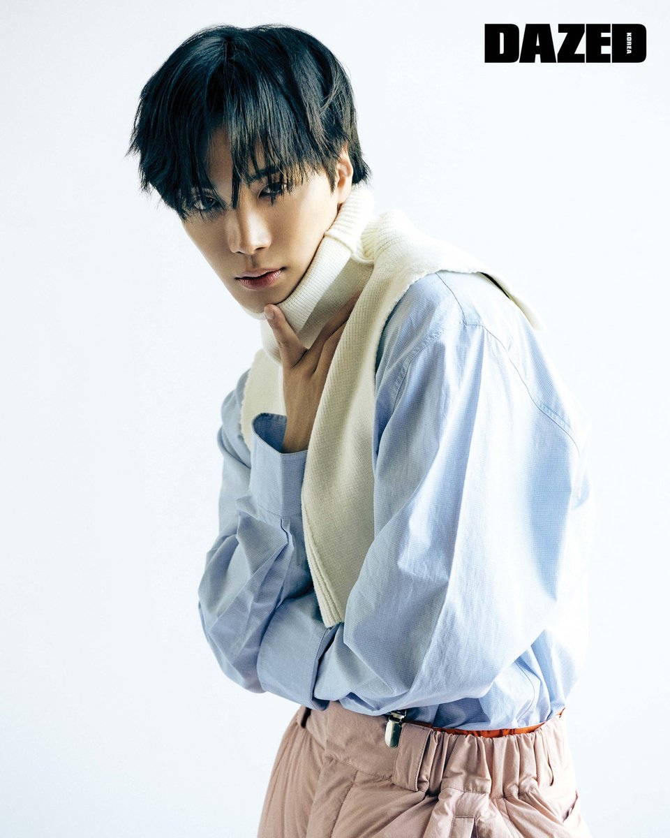 DazedKorea's tweet photo. 처음 느낌 그대로

새로운 출발선 앞에 선 김종현이 슬쩍 웃어 보이는 순간.

#KimJonghyeon #김종현

더 많은 화보와 기사는 <데이즈드> 11월호에서 만나볼 수 있습니다. Check out more of our editorials and articles in <DAZED> KOREA November print issue. https://t.co/AoGnGTWwXG