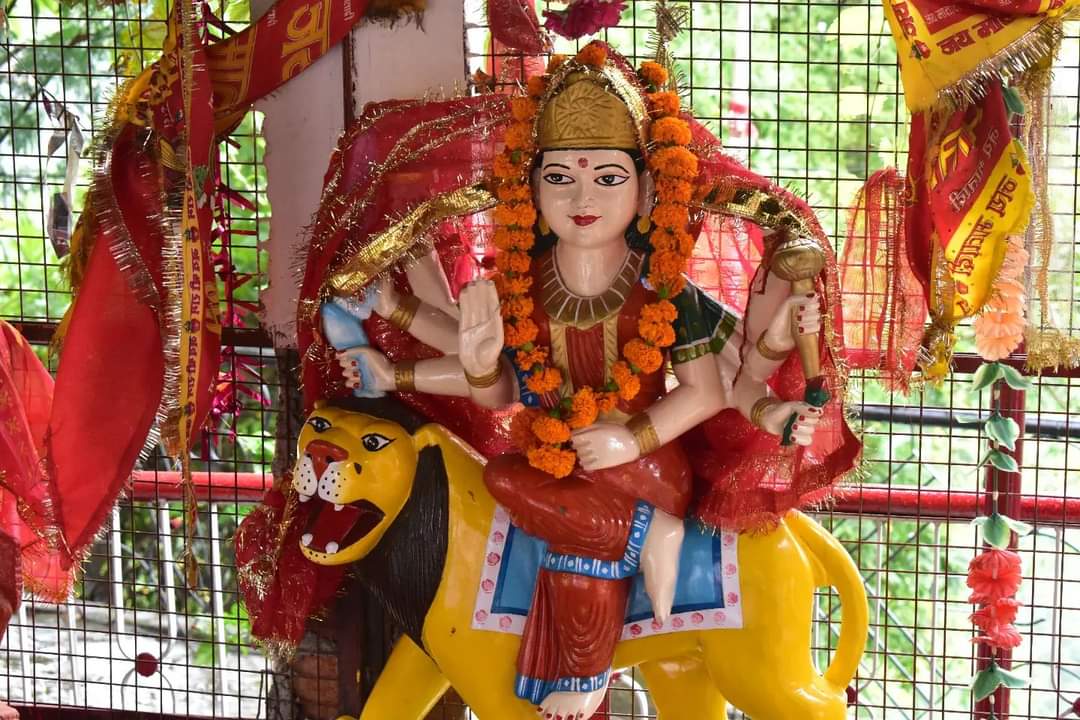 smiriti_parmar's tweet photo. Those who understand the eternal blessings which come from the temple know that no sacrifice is too great, no price too heavy, no struggle too difficult in order to receive those blessings.
#smiritiparmar
#temple #devalgarh #tehri #tehrjgarhwal #travel #photography #travelphoto https://t.co/hjgx9ZRpou