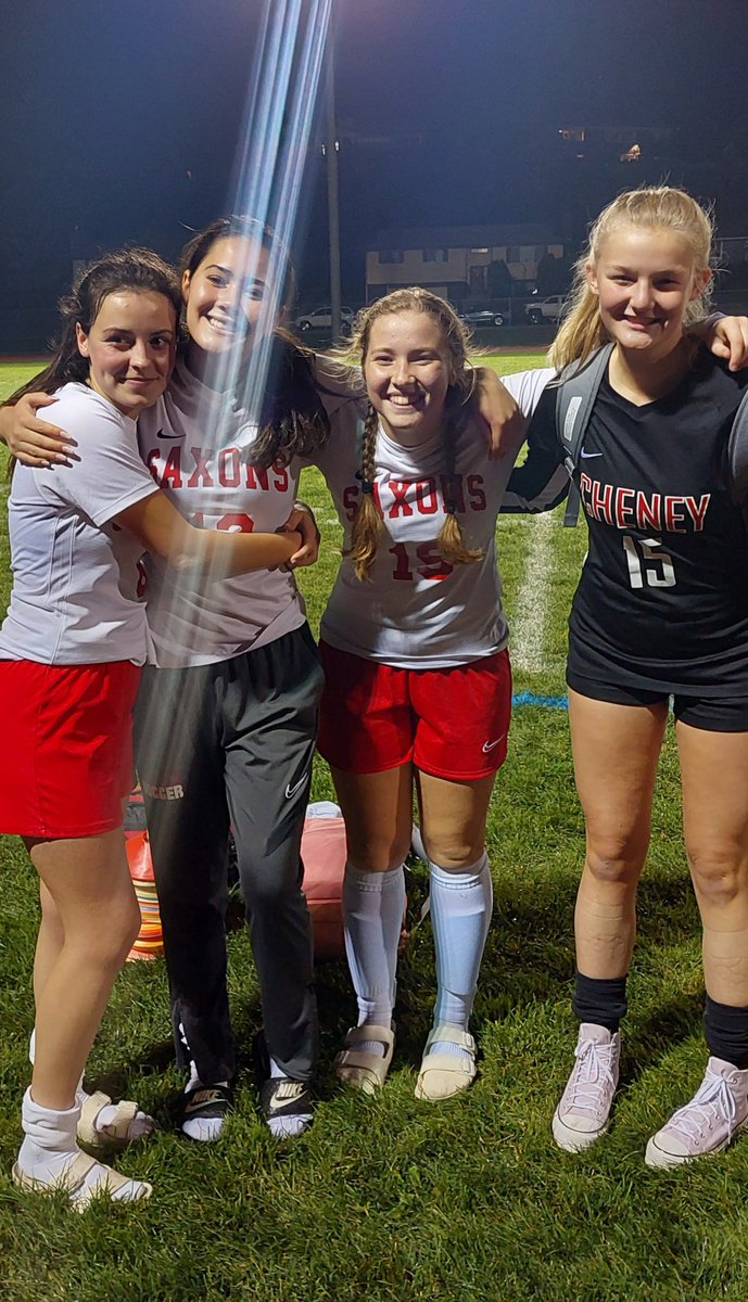 cmacksoccer's tweet photo. Last game of the high school season. These gals are some of my oldest team mates. I started my club journey with these ladies way back in 5th grade. BREAKERS for life. #classof24 #spokanebreakers #letsgosaxons #ewsurf #teamwork #gocheney https://t.co/XSsX1l3in1