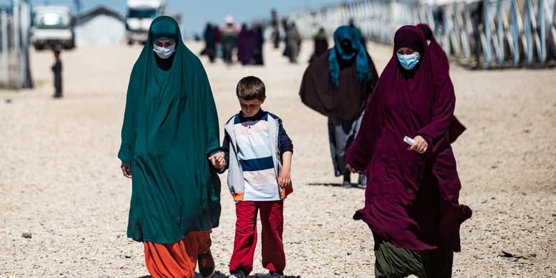 🔴 ALERTE INFO
40 enfants français et 15 femmes rapatriés de Syrie cette nuit bfmtv.com/police-justice…