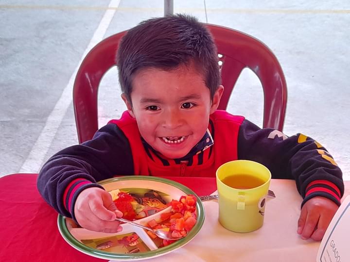 DideducSM's tweet photo. En cumplimiento a Ley de Alimentación Escolar, personal de –FOCE-,en coordinación con #Digefoce, #Digemoca y el apoyo del Programa Mundial de Alimentos continua proceso de validación de menús en EORM“José Antonio de León Barrios”, aldea Villa Hermosa, Esquipulas Palo Gordo. https://t.co/biSBv1InGR
