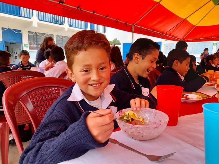 DideducSM's tweet photo. En cumplimiento a Ley de Alimentación Escolar, personal de –FOCE-,en coordinación con #Digefoce, #Digemoca y el apoyo del Programa Mundial de Alimentos continua proceso de validación de menús en EORM“José Antonio de León Barrios”, aldea Villa Hermosa, Esquipulas Palo Gordo. https://t.co/biSBv1InGR