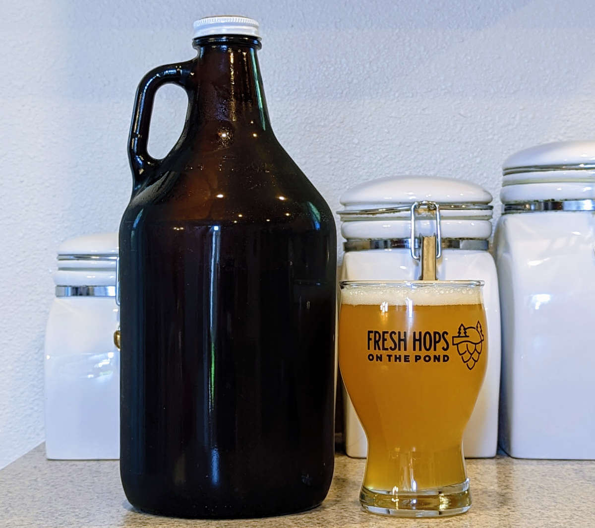 brewsite's tweet photo. More #freshhop beer reviews to keeps the wheels turning! This batch starts off with my homebrew, so let’s jump in. And there's more! With Fresh Hop Fuzztail from @SunriverBrewing and Koosah Fresh Hop IPA from @CascadeLakesAle.

https://t.co/oyoshXa2hU https://t.co/ga6uTglDXY