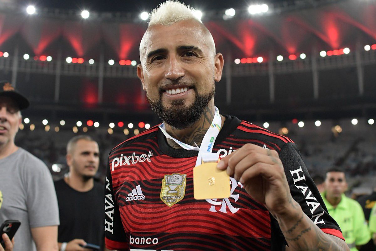 kingarturo23's tweet photo. Otra más gracias a Dios 🙏🏽🏆💪🏽 ya son 24 😜 vamos @flamengo ❤️🖤 aun queda otra este año carajo!!!💪🏽 @niaisazaoficial ❤️
@jacqueline.pardo.505 ❤️ https://t.co/ngbfcSvS9b