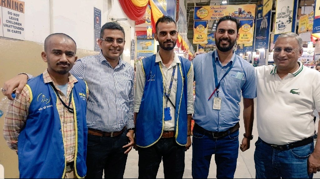 ArvindMedi's tweet photo. It was great to meet the wonderful Punjab team that has completely transformed the business over the last 2 years.They have set new milestones on sales,profits, eCom adoption,employee engagement &amp; customer experience. Kudos to the team 4 their strong focus on people &amp; performance https://t.co/fgUFUXofS7