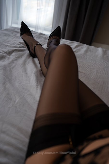 Have a good day 🖤  https://t.co/urYkJEiTOw https://t.co/DV1mFrU7Id