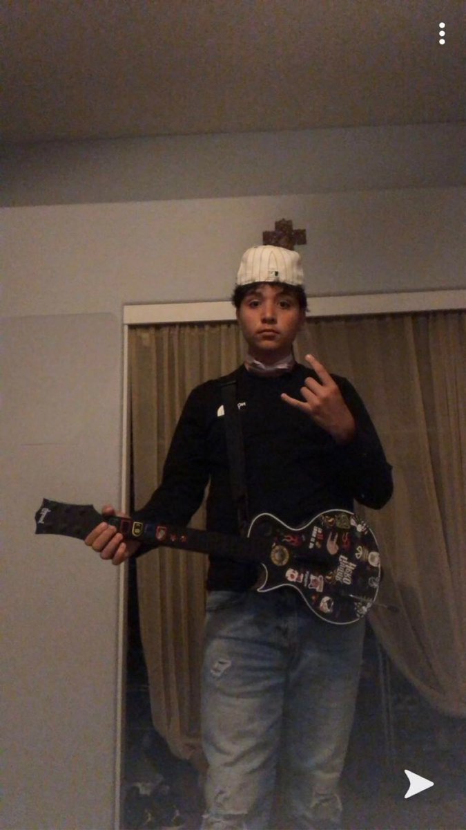 Booliann's tweet photo. Ho said she like steve lacy https://t.co/dYLs0JJ5lF