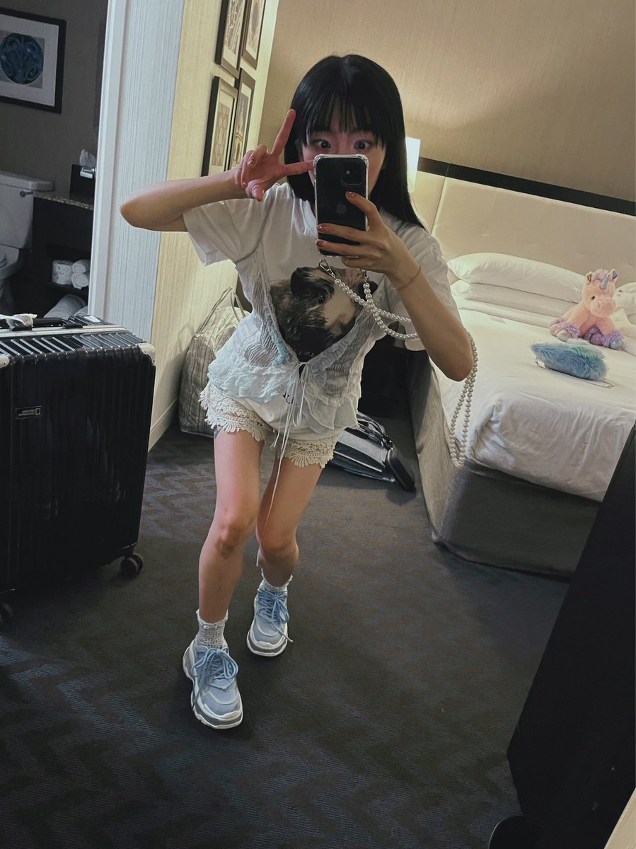 haru_nemuri's tweet photo. I feel like a prince more than a princess today 🦋🤍

今日はお姫さまっていうより王子さまって感じ🦋🤍 https://t.co/mLA7Gk4gAI