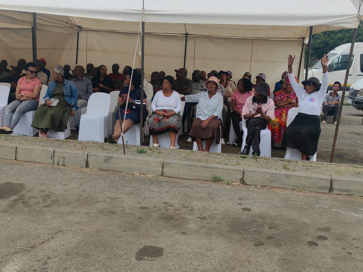 ROLDTA1's tweet photo. Ritual Ceremony commemorating all our fallen members and inviting them into our new home. Special thanks to all the stakeholders, affiliates, business partners, passengers and supporters for celebrating the day with us ๐๐ฝ #roodepoort #roodepoortlongdistancetaxiassociation #roldta https://t.co/2FTy9I7nhI