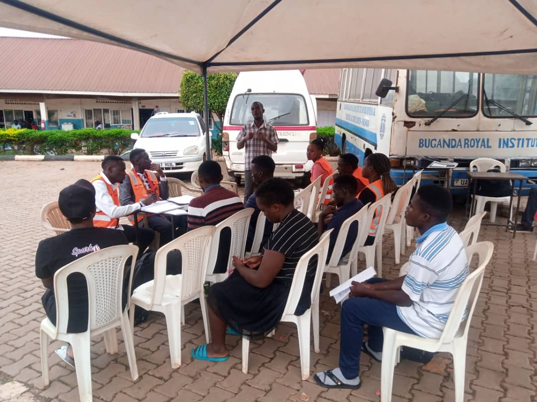 rct_royal's tweet photo. Day 2 of the blood donation .
@rckampalanorth @RunisMedia1 @mikesebaluken @SarahOwembabazi @Alycespeechie @kanosug @uit @rctmusical @RotaractNdejje @RctNaguru @D9213Corporate https://t.co/yt6iXu69EE