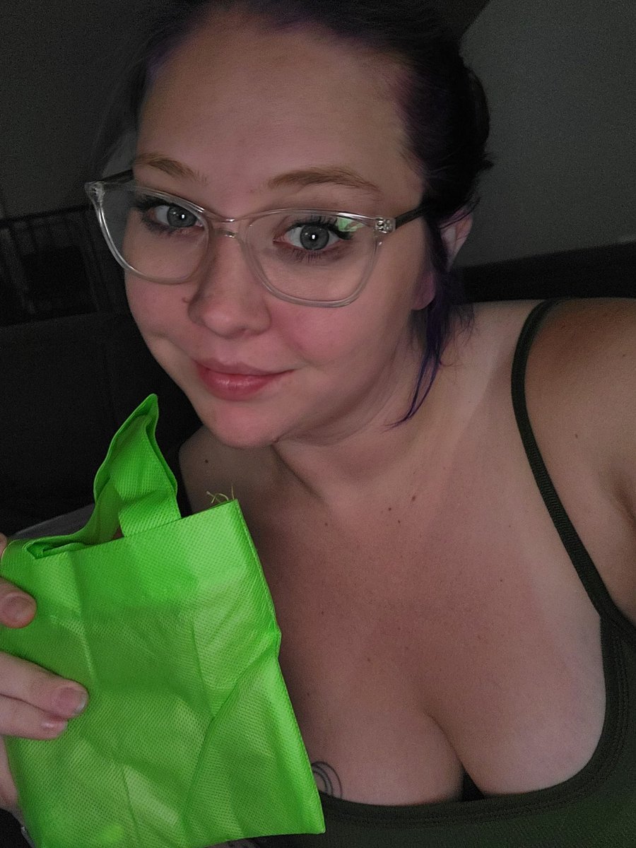 Time to get caught up on some work!! I have 10 extra goodie bags that need to find homes! If you're interested in one let me know by tomorrow morning! Throwing in extra stickers but you will have to cover shipping💜🖤