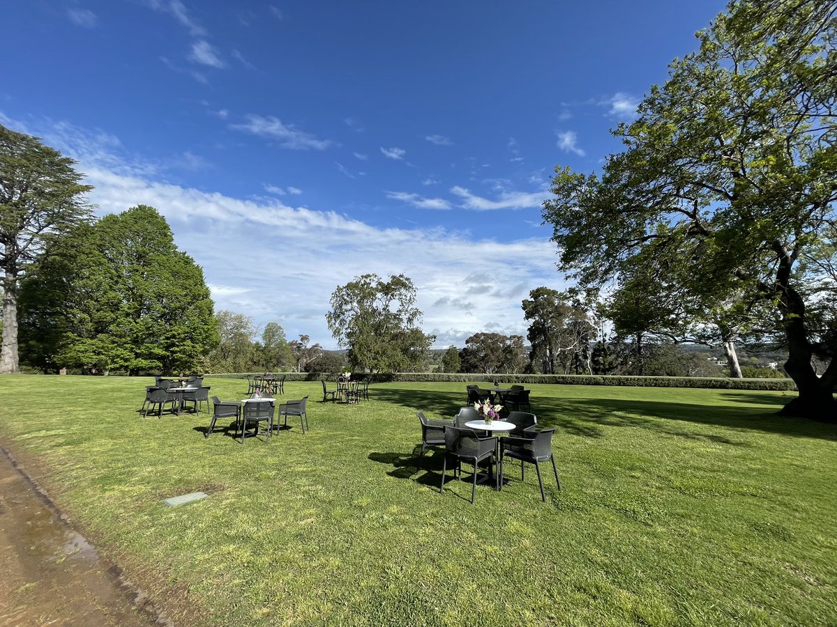 UniNewEngland's tweet image. Sun came out just in time for our Town with Gown event this evening. Bool looking beautiful! 🌷🌞