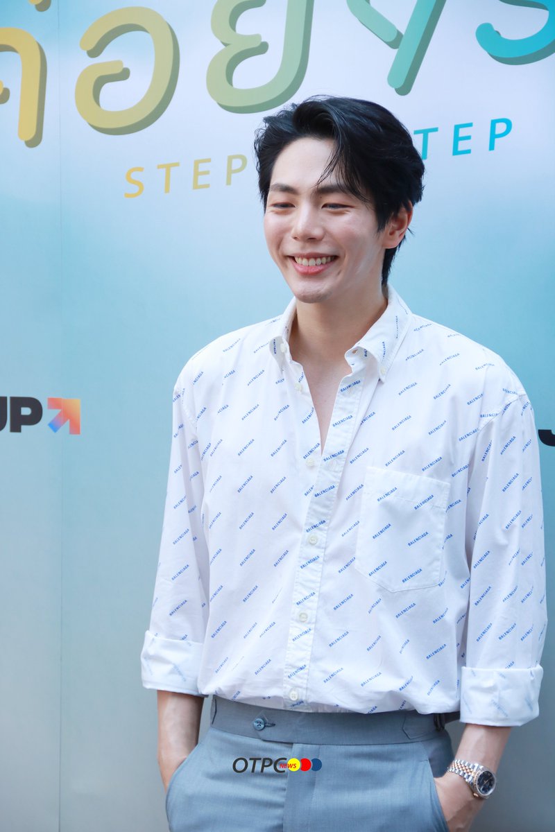 otpcnews's tweet photo. "อัพ-ภูมิพัฒน์" ร่วมงานบวงสรวงเปิดตัวซีรีส์เรื่องแรก “ค่อยๆรัก STEP BY STEP”

https://t.co/1EfWfoNkcj

#uppoompat #อัพภูมิพัฒน์
#DeeHubHouse #JustUp
#ค่อยๆรัก #StepByStep #บวงสรวงค่อยๆรัก https://t.co/hOvPJcZenO