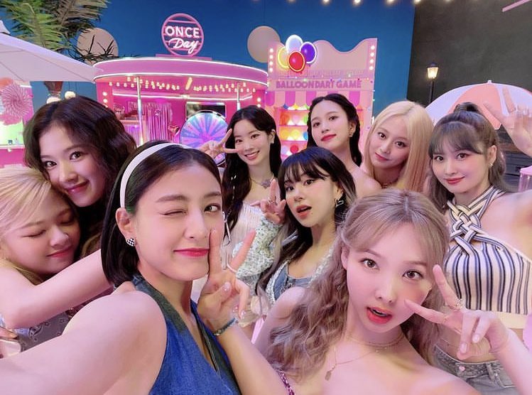 LUR00861063's tweet photo. twiceちゃん7周年✨おめでとう🎉
これからもずっと大好きです🥺🤍
#TWICE_7TH_ANNIVERSARY
#7YearsWithTWICE
#twice #TWICE7 https://t.co/iMF2dJFjqF