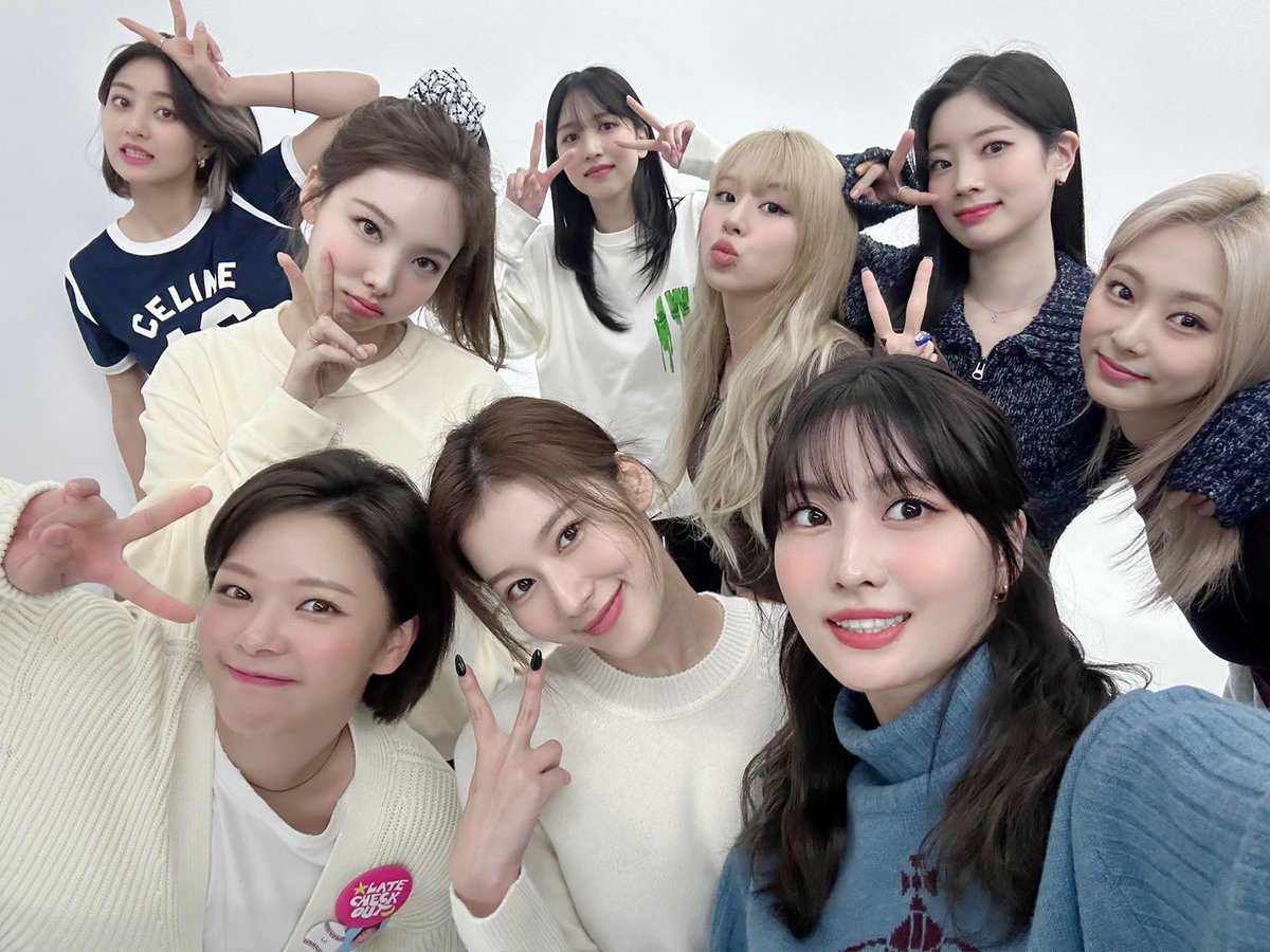 LUR00861063's tweet photo. twiceちゃん7周年✨おめでとう🎉
これからもずっと大好きです🥺🤍
#TWICE_7TH_ANNIVERSARY
#7YearsWithTWICE
#twice #TWICE7 https://t.co/iMF2dJFjqF