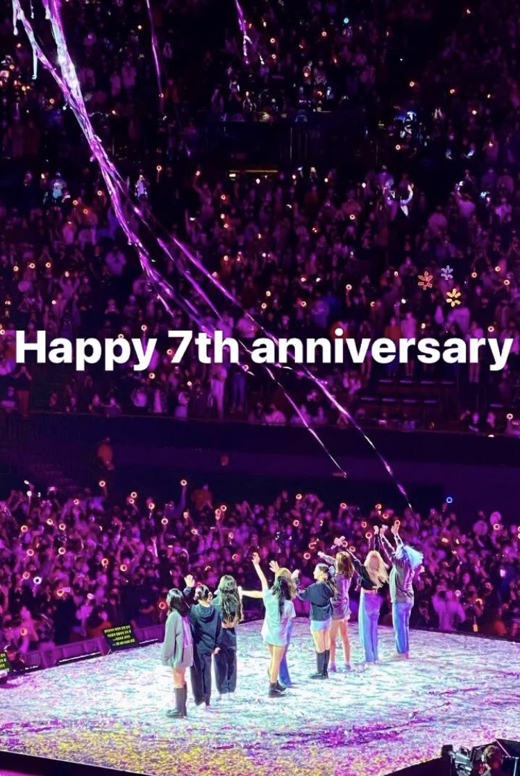 LUR00861063's tweet photo. twiceちゃん7周年✨おめでとう🎉
これからもずっと大好きです🥺🤍
#TWICE_7TH_ANNIVERSARY
#7YearsWithTWICE
#twice #TWICE7 https://t.co/iMF2dJFjqF