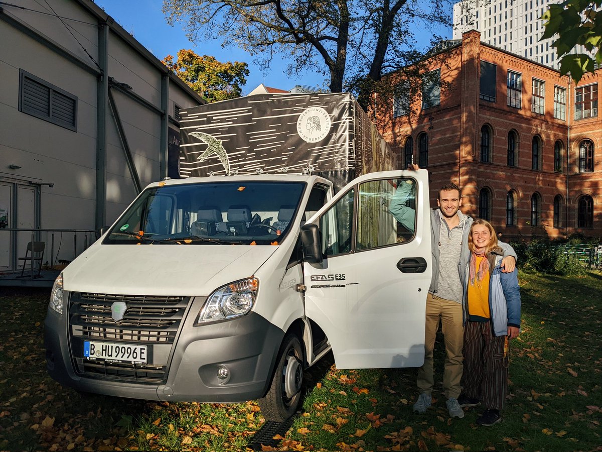 TRAIN4Science (@train4science) on Twitter photo Tuuuut tuuut! Auf geht's mit dem #HumboldtSatellit vom Campus Nord nach #Adlershof. <a href="/HumboldtUni/">Humboldt-Universität zu Berlin</a>
Heute findet ihr uns auf dem Campus Adlershof vor dem LCP. @berlinscience @Technologiepark
Kommt vorbei und probiert unsere Spiele-App #TRAIN4Science aus. @ktstiftung Tuuuut tuuut! Auf geht's mit dem #HumboldtSatellit vom Campus Nord nach #Adlershof. <a href="/HumboldtUni/">Humboldt-Universität zu Berlin</a>
Heute findet ihr uns auf dem Campus Adlershof vor dem LCP. @berlinscience @Technologiepark
Kommt vorbei und probiert unsere Spiele-App #TRAIN4Science aus. @ktstiftung