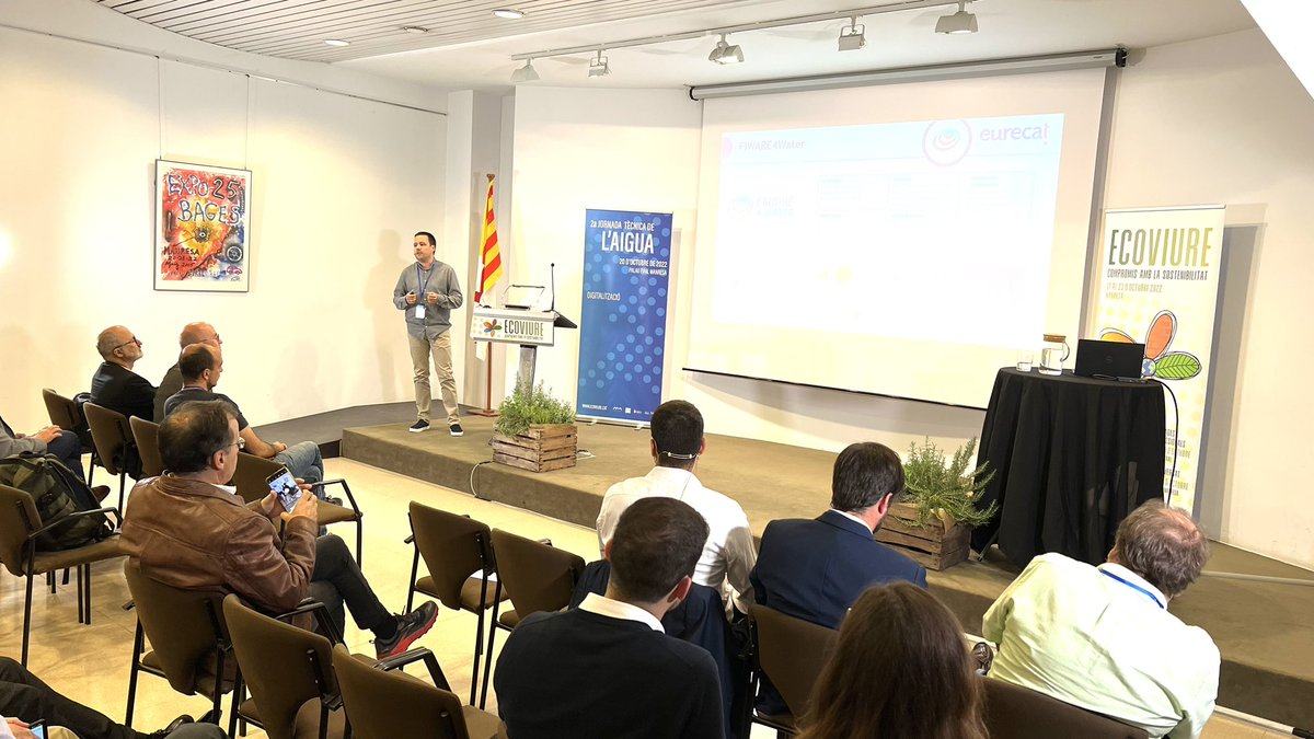 Comença el segon bloc amb presentacions de projectes. 

En Lluís Echeverria de <a href="/Eurecat_news/">Eurecat</a> ens presenta Solucions digitals per a la gestió avançada de l’aigua en les futures ciutats intel·ligents.

#jornadatecnicaaigua