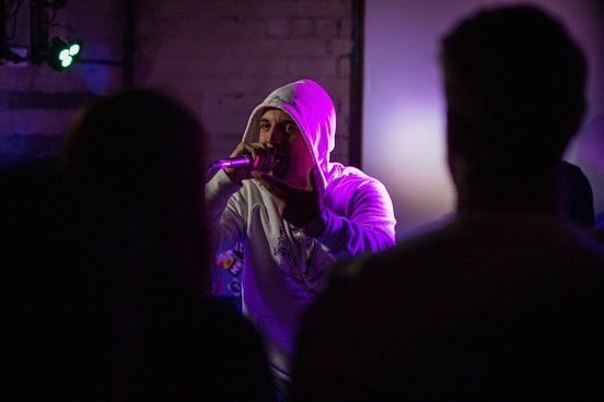 whatmsees_rmf's tweet image. still on high from the weekend. 

there’s no better feeling in this game than being on stage n having ur people sing ur lyrics back 2 u. none. 

already keen 2 do it again. 

n we might just have to. 

watch this space. 

#PASSTHELIGHTER season just begun

💨