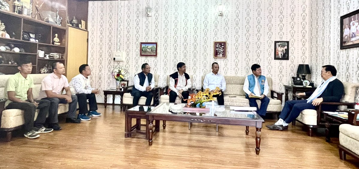ChownaMeinBJP's tweet photo. Pleased to meet Executive Members of Indigenous Faith &amp; Cultural Society of Arunachal Pradesh headed by its President, Shri Katung Wahge.

I am glad to know that in the month of January 2023, they are going to organise Youth Conference of IFCSAP at Namsai. 

@MinOfCultureGoI https://t.co/m8FARBHHoB