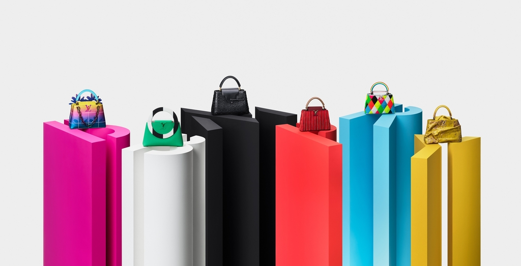 kvibe_yonhap's tweet photo. #LouisVuitton will release #ArtyCapucines collection designed by painter #ParkSeobo, master of monochromone

They have been releasing ArtyCapucines bags designed with modern artists since 2019, but painter Park is the first Korean artist to participate🥳

https://t.co/C0eZp9lq46 https://t.co/7q6F73sWKN