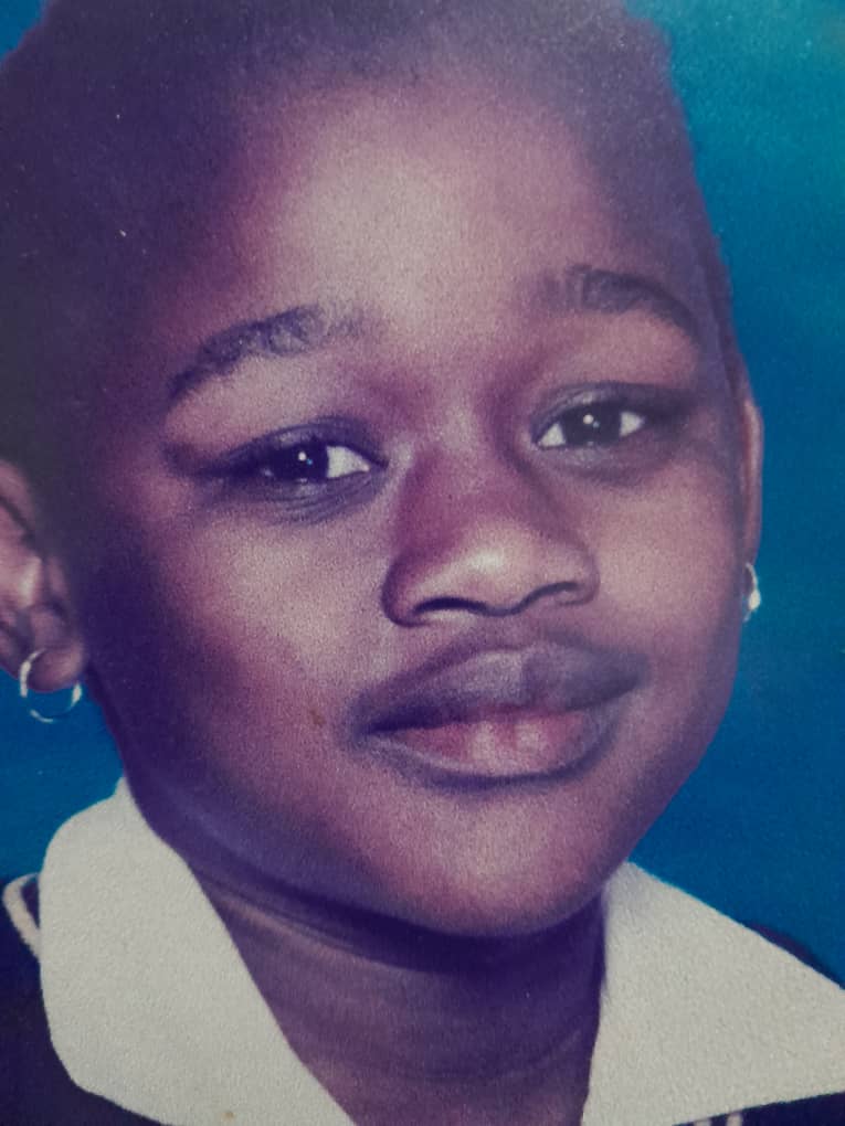 yaronafm's tweet photo. It's picture day on #ReDaa!! Share your baby picture with us! 👶🏽👶🏿 Look how cute @lebowaLBmoroen , @NdeepsDaFire & @thabomhapha were as boLittle ngwana.
#throwbackpicturechallenge
#tbt
#ThrowbackThursday https://t.co/gFdG1Z5jBm