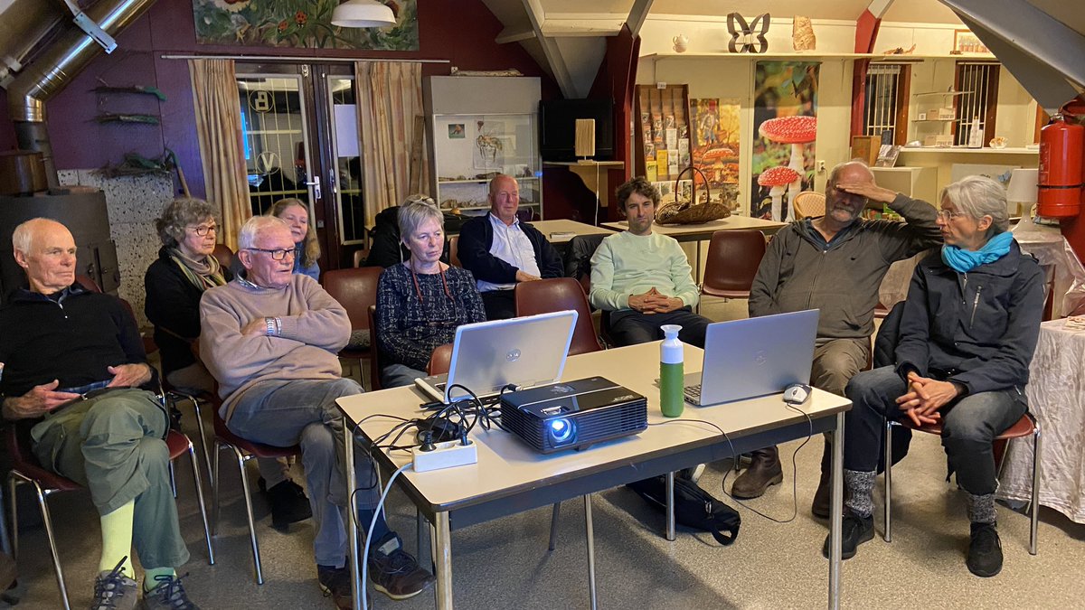 mveldhuis76's tweet photo. Gisteravond een lezing/presentatie gegeven en prachtig gesprek gehad met bevlogen leden @IVNGelderland afdeling NW-Veluwe. #veluwe #grondwater #waterkringloop #klimaat #waterbalans #beken #bouwenmetnatuur #watervraag #biodiversiteit #omdenken @ValleienVeluwe https://t.co/LH1B18mBbw