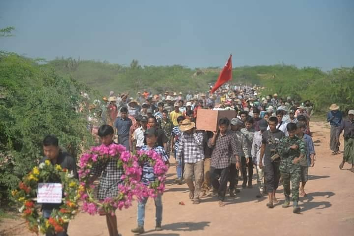 IrrawaddyNews's tweet photo. Hundreds attended Wednesday’s funeral for Ko Nay Htet, 21, a member of resistance group 96 Soldiers-PDF, who was killed fighting junta forces in Sagaing’s Wetlet on Monday. He escaped from a prison last month after being arrested in July.
Related story: https://t.co/fkNf7uqiu4 https://t.co/tL0b2Ss56b