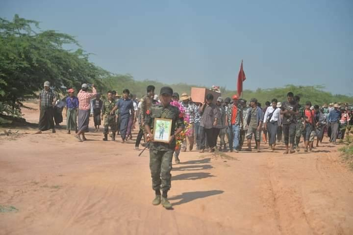 IrrawaddyNews's tweet photo. Hundreds attended Wednesday’s funeral for Ko Nay Htet, 21, a member of resistance group 96 Soldiers-PDF, who was killed fighting junta forces in Sagaing’s Wetlet on Monday. He escaped from a prison last month after being arrested in July.
Related story: https://t.co/fkNf7uqiu4 https://t.co/tL0b2Ss56b