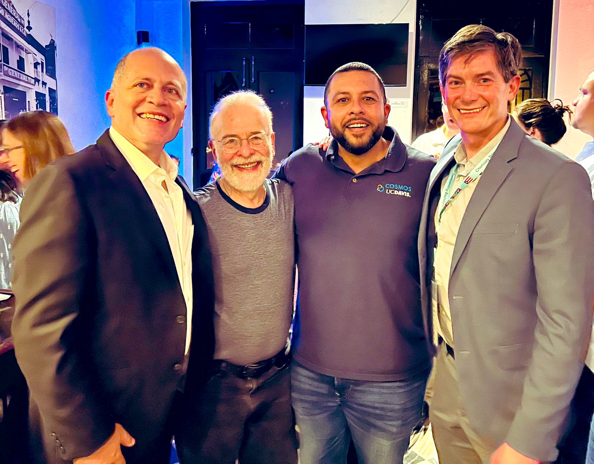 Jesús M. Velázquez (@velazquez_lab) on Twitter photo La Selecta 🇵🇷 with <a href="/JorgeColon/">Jorge Colón</a>, Tito Abruña and <a href="/jaramillogroup/">Jaramillo Lab</a>! A moment that I will always cherish! Gracias por tanto🙏🏾<a href="/sermacs2022pr/">SERMACS2022</a> La Selecta 🇵🇷 with <a href="/JorgeColon/">Jorge Colón</a>, Tito Abruña and <a href="/jaramillogroup/">Jaramillo Lab</a>! A moment that I will always cherish! Gracias por tanto🙏🏾<a href="/sermacs2022pr/">SERMACS2022</a>