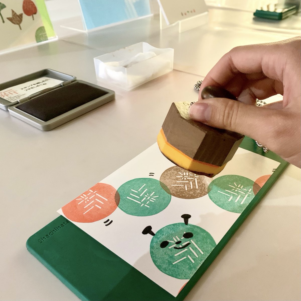 NACT_PR's tweet photo. #NACTtips 💡
How about making a postcard as a souvenir of your visit at #NACT?
Autumn-like new colors of NACT SOUVENIR STAMP has appeared at the side of Roppongi information.🍂
You can also find blank papers with autumn motif’s mark. (number limited)!
#NACTstamp https://t.co/LgqDw9DdmP