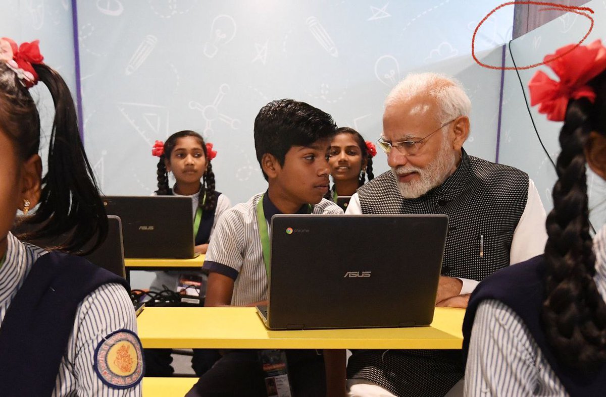 PuneetK77409806's tweet photo. #feku_Modi
#NO_EXAM_NO_VOTE
#Expose_Modi
#expose_bjp
देश को कितना धोखा दोगे सरम करो युवा और देश को लूट लिया ये है BJP की कहानी, आज नही समझे तो कल रोना है
@AnkitJAAT1998 @rishav_ranjan18 @Hritikbhardwajj https://t.co/WGBB0qs4Rb