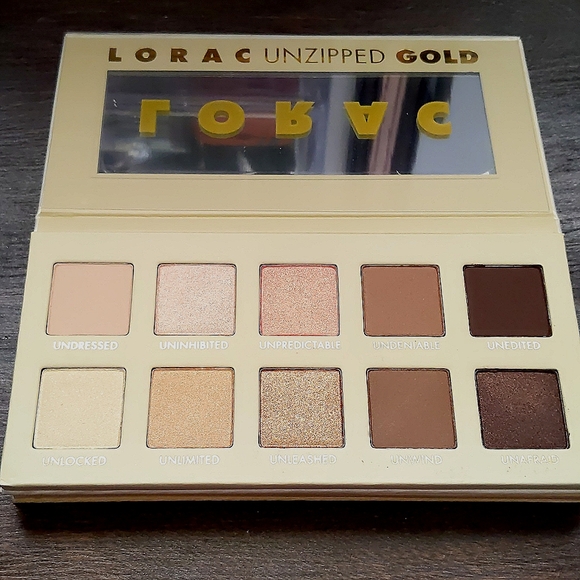 I_Marietsares's tweet photo. So good I had to share! Check out all the items I'm loving on @Poshmarkapp from @barn_burn #poshmark #fashion #style #shopmycloset #wilfred #starter #lorac: https://t.co/u0IWfkG6fK https://t.co/Jz30r4PRQj