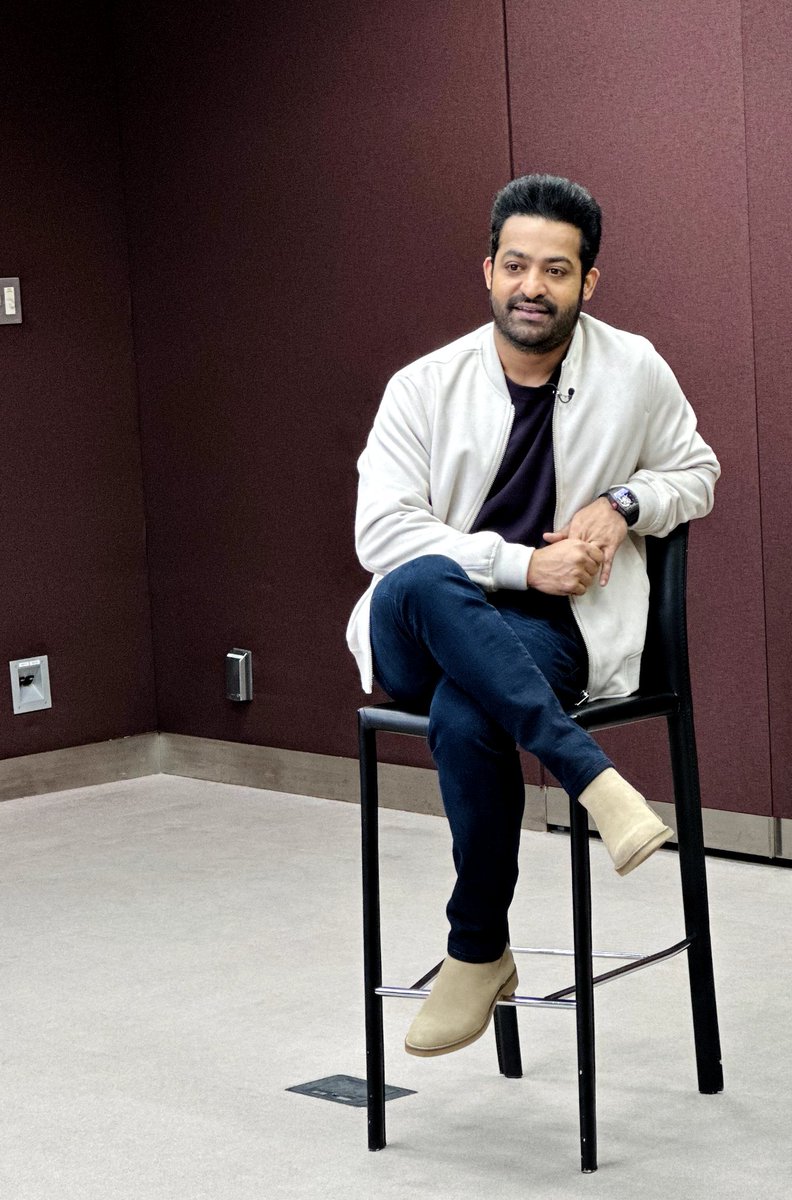 telugufilmnagar's tweet photo. Striking us with his SWAG &amp; SMILE!! 😎😍
Man of Masses #JrNTR Clicked while promoting #RRRinJapan!!🔥🔥

@tarak9999 #RRRMovie #TeluguFilmNagar https://t.co/7T6kSxFnvh