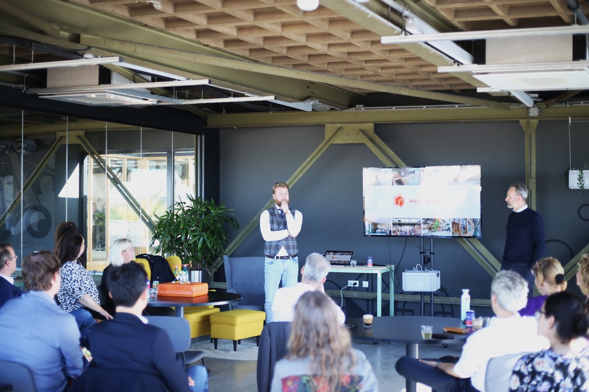 Work hard, play hard! Het teamuitje van het team Versnellen Tijdelijke Huisvesting van <a href="/MinBZK/">Ministerie van BZK</a> ging dit jaar naar... Respace. Met college over transformatie met onze software en een rondleiding door 1 van onze projecten.  Nu samen aan de slag om huisvesting te realiseren!