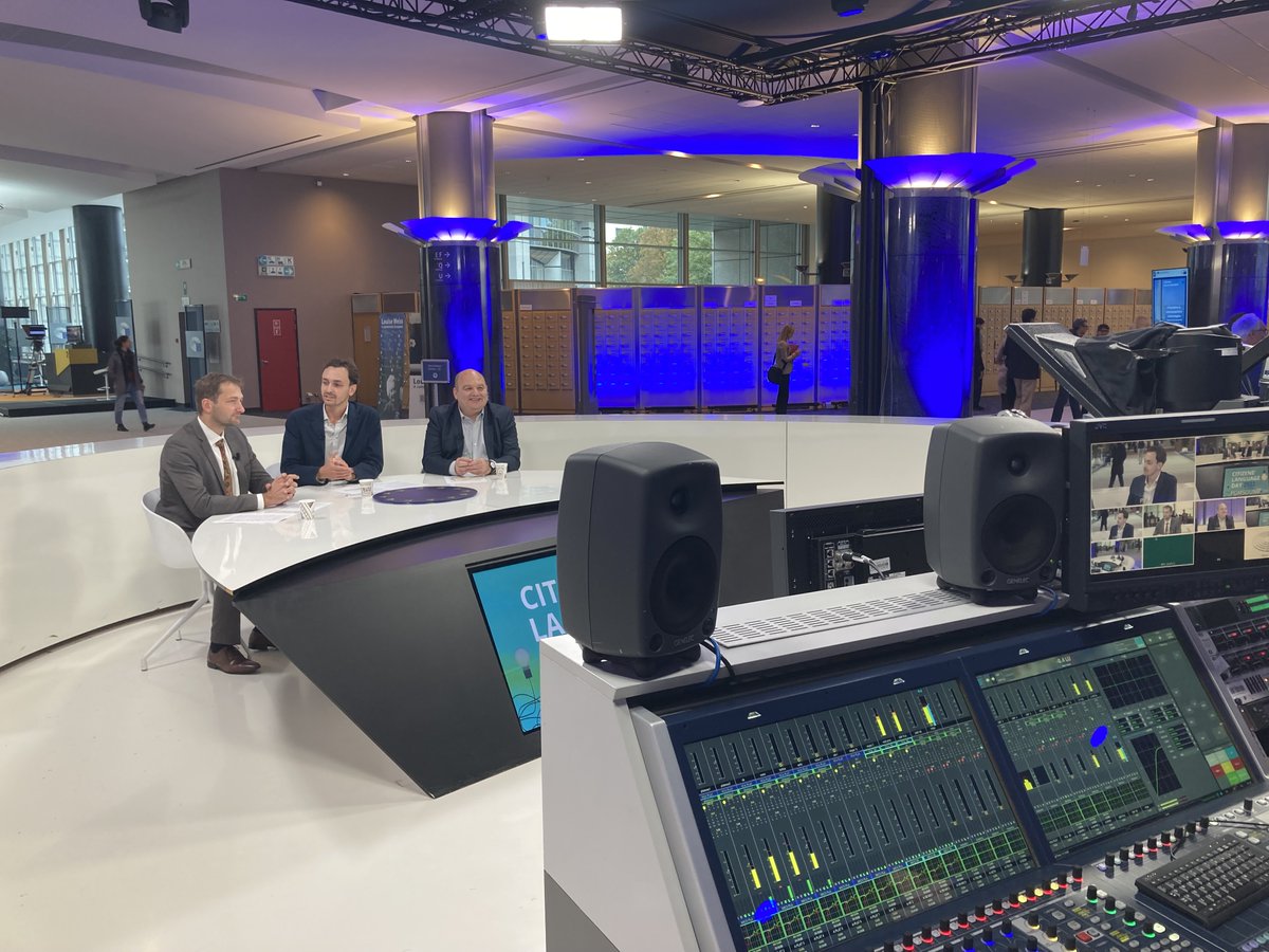 ep_translation's tweet photo. Last Thursday, we celebrated #CitizensLanguageDay for the first time! Clear language workshops - in all 24 official EU languages - and a roundtable were held for all Members and colleagues of the @europarl. Thanks to all of our guests, speakers, facilitators and participants! 👏 https://t.co/HF4a3k8PRz