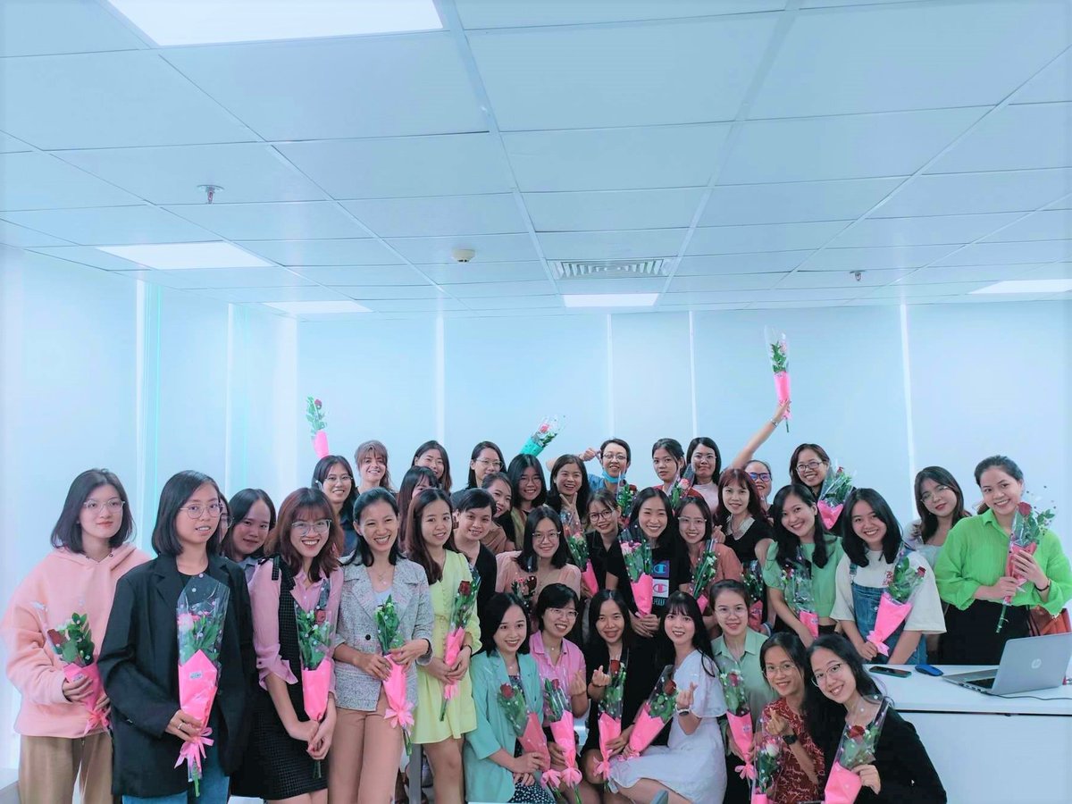 WtsVietnam's tweet photo. Best wishes to our half of the world!
Happy Vietnam Women's Day 20.10.2022!
#VietnamWomenDay #WTS #Vietnam #inspirational https://t.co/x0y2nBqd4f