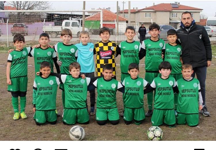 KepsutBelTr's tweet photo. Şehit Eren Bülbül Gençlik Merkezimizdeki spor okullarına katılım sağlayan öğrencilerimiz doyasıya spor yapıyor,  turnuvalara katılıyor ve eğleniyorlar.⚽️���🥅🤼‍♂️🤸🎾🥋🏹 https://t.co/SAFkywNOdY