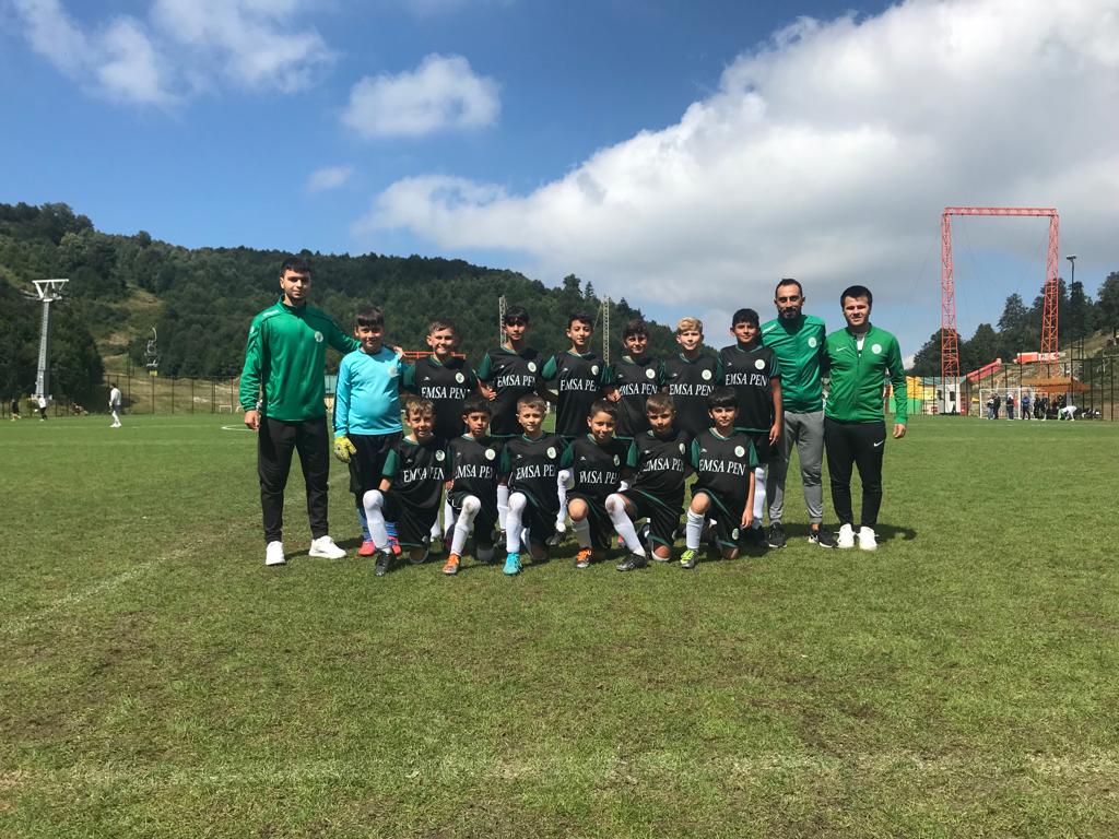 KepsutBelTr's tweet photo. Şehit Eren Bülbül Gençlik Merkezimizdeki spor okullarına katılım sağlayan öğrencilerimiz doyasıya spor yapıyor,  turnuvalara katılıyor ve eğleniyorlar.⚽️���🥅🤼‍♂️🤸🎾🥋🏹 https://t.co/SAFkywNOdY