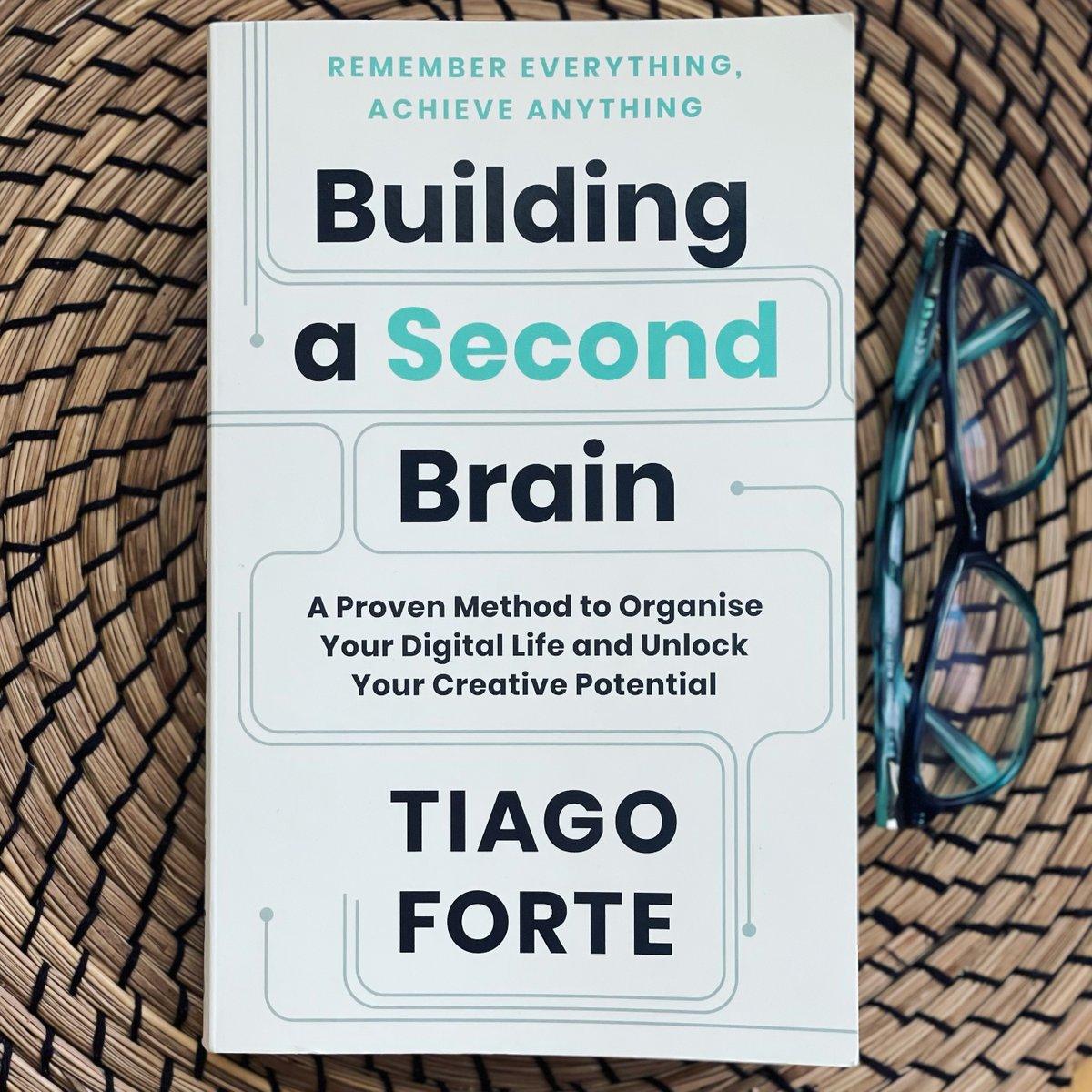 nomad_penguin's tweet photo. This book is the missing link in my work practices. A great distillation of and connection with other workflow systems. Already implementing and it’s a game changer. Great tip @thesiswhisperer and @jasondowns. #read2022 https://t.co/2Qk0stznSi