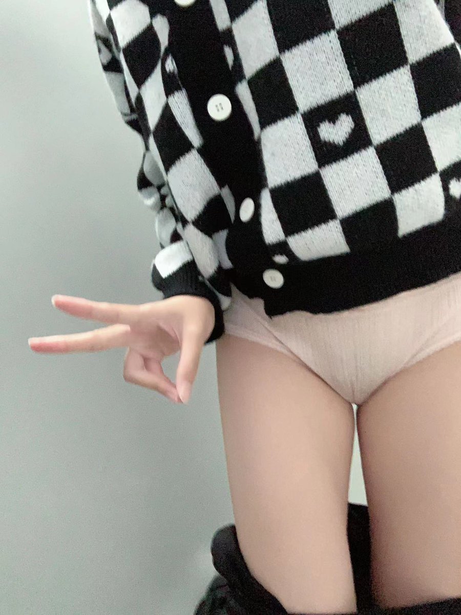 niszs2's tweet photo. 呵… 小苏是男孩子嘞
（学到了新词骆驼趾）
#骚货 #反差  #文爱   #调教 #骚逼 #喷水 #高潮 #自慰  #女大学生 #女大  #奶子 #胸推
#自拍 #丝袜无内 #福利姬 #发情  #原味 #原味内内 #自慰 #英雄联盟  #陪玩 #露出 #学生萝莉 https://t.co/YF9b6BDZ2U