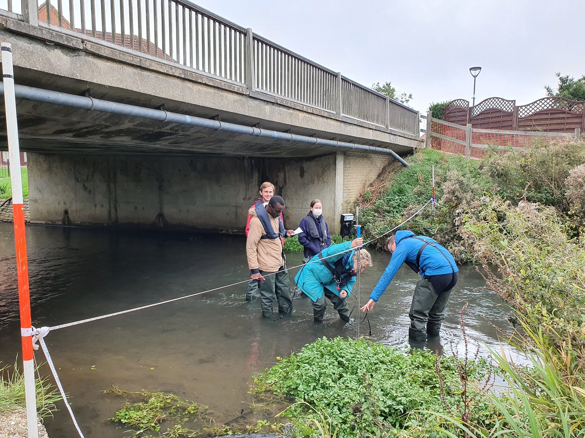 BankfullScience's tweet photo. Out in the field and in the river with our Advanced Water Management MSc students and short course delegates @cranfieldwater @CranfieldUni https://t.co/Xl1g43uxV7