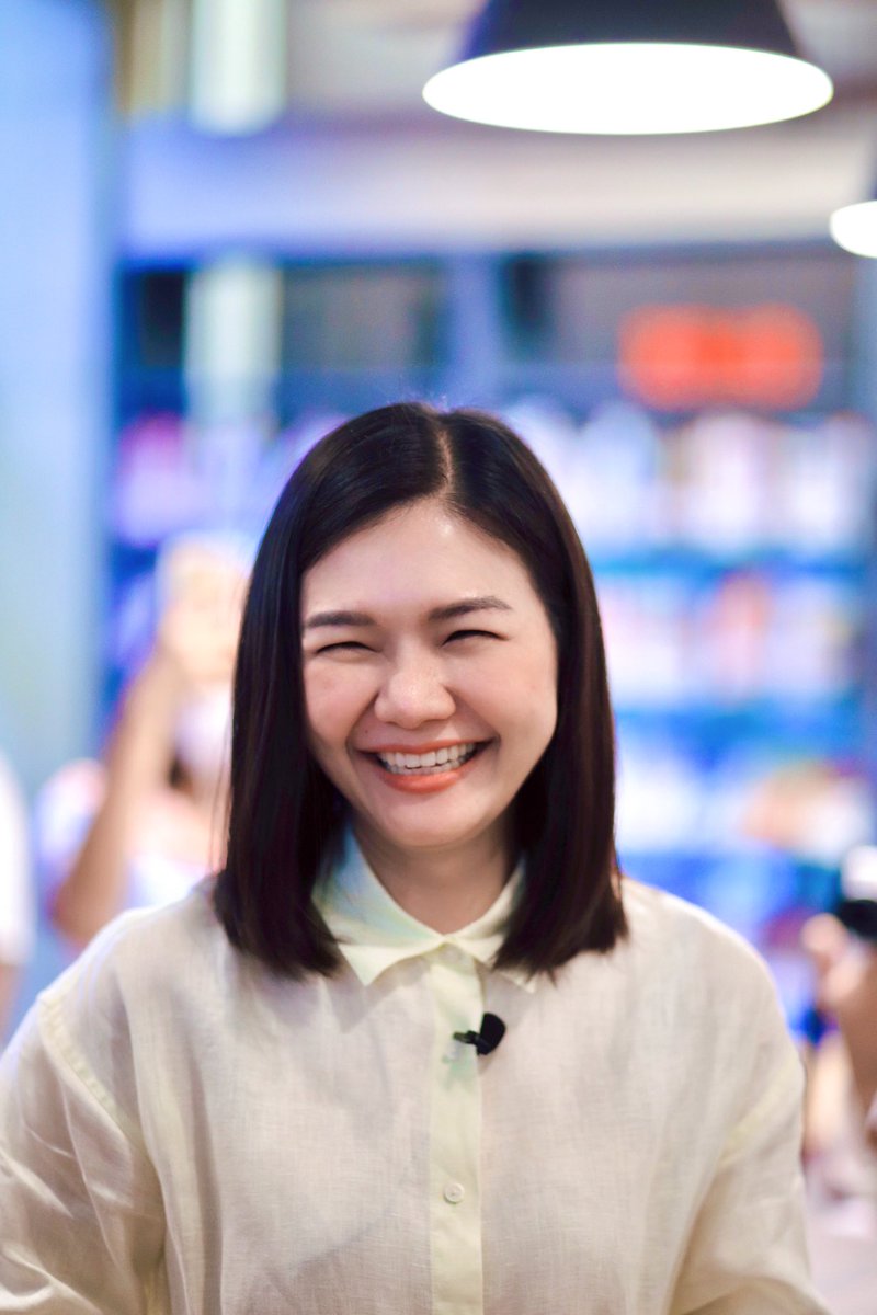 dinmydream's tweet photo. ต้องน่ารักขนาดไหนกันนะ จนคุณพี่ที่สัมภาษณ์ถึงกับพูดว่า จะขอมารอน้องน้ำที่พรรคด้วย พี่เค้าชมลูกสาวเราไม่หยุดเลยค่ะ พี่น้ำน่ารักจริงๆน้าาา ☺️ @j_sindhuprai 

#จิราพรสินธุไพร https://t.co/fwavb3C6nI
