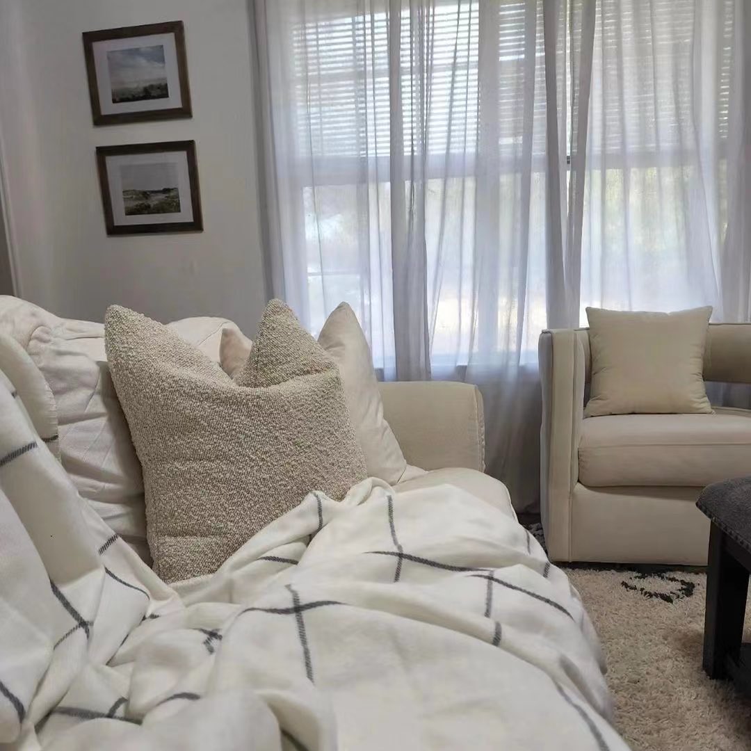 domvitus's tweet photo. Simplicity 🖤

#neutraldecor #neutralbedroom #home #homedecor #bedroominspo #cozybed #bedroomdesign #hometohave #pearlywhite #home #interiorstyling #fridaysareforphotos
#muslin #muslincomfort #roomdecoration #myhousebeautiful #homeinspo #stillphotography #style #instagood https://t.co/si7TUKyACW