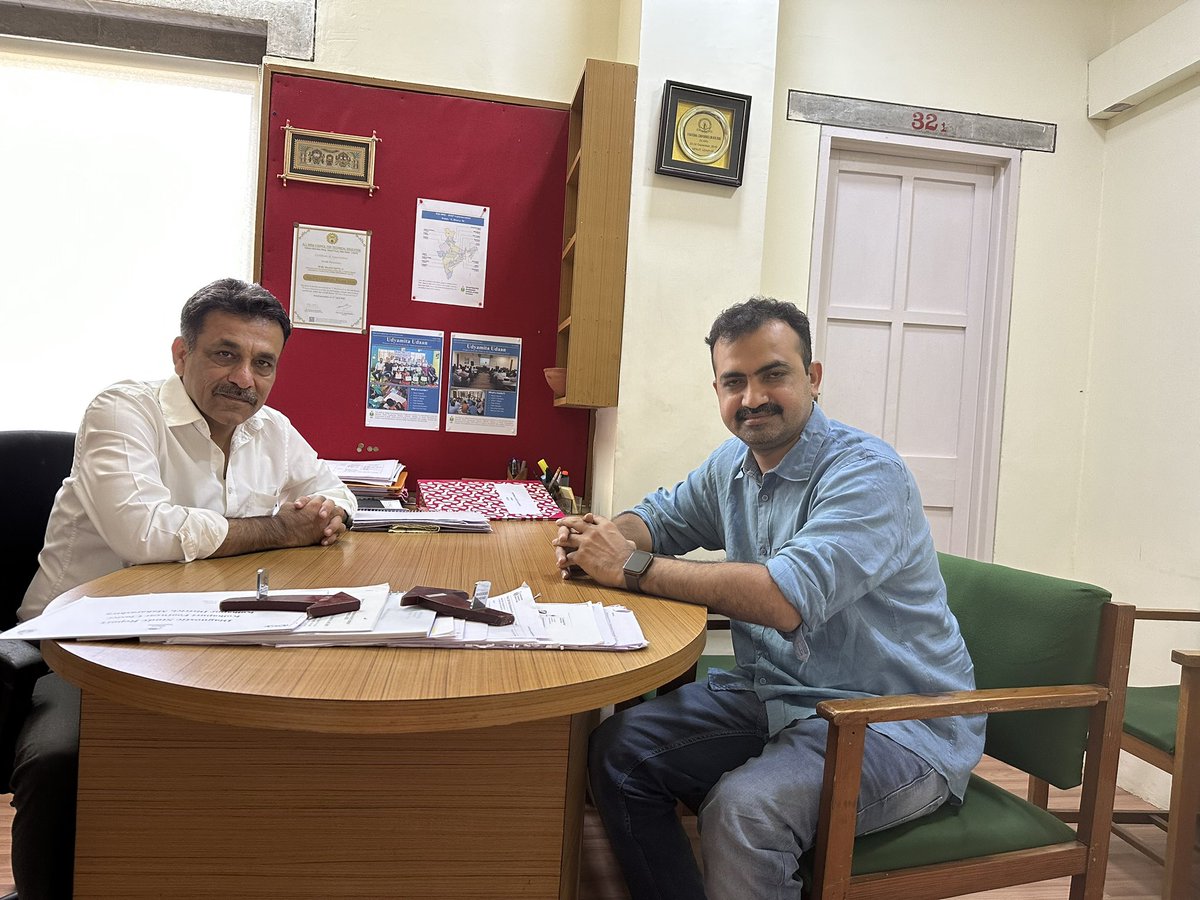 mahipalsinhrana's tweet photo. To understand prospects of village entrepreneurship met department , attended Startup Conclave for next Unicorn , attended defence expo #inexture #restartit #gujaratit https://t.co/8Q409Nvt9b