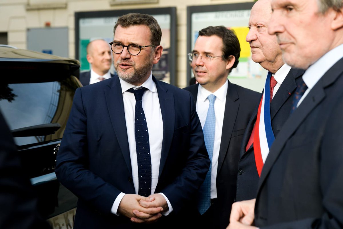 OlivierKlein93's tweet photo. 🏘️ Très heureux d'avoir inauguré aux côtés d'@ASantini_Issy et Alain Taravella le quartier "Issy Coeur de Ville".

Proximité, mixité des usages et des lieux de vie sont au cœur de ce quartier !

Preuve qu’on peut construire en conciliant le droit au durable et au beau pour tous. https://t.co/oBvw9fjWuF