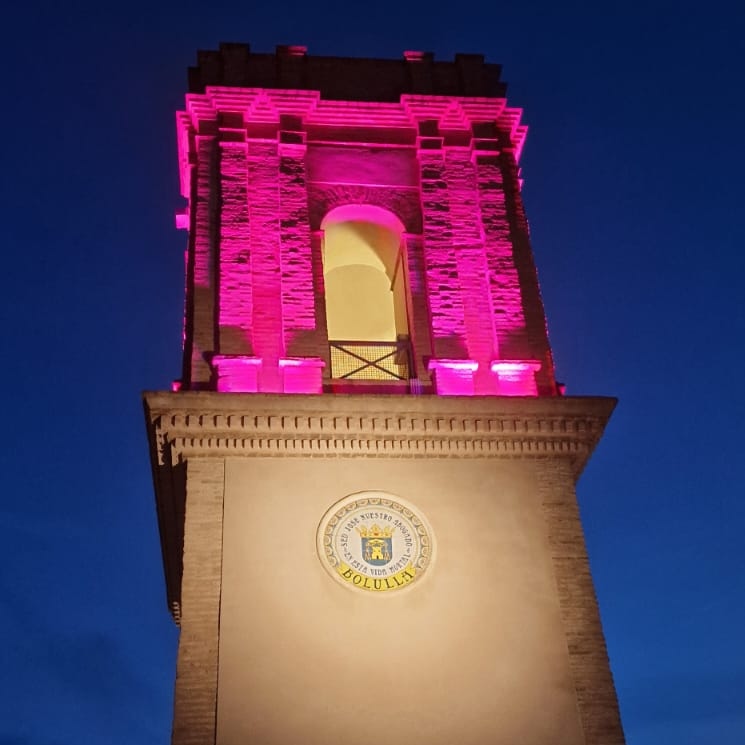 aytobolulla's tweet photo. ✅CAS: Ayer fue el Día Mundial del Cáncer de Mama 🎗 Es por ello que desde ayer, y hasta el domingo, nuestro campanario estará iluminado de rosa ⛪ 

¡Que el mundo sepa que #Bolula estamos con ellas! 💗 https://t.co/J6UREsNjwM