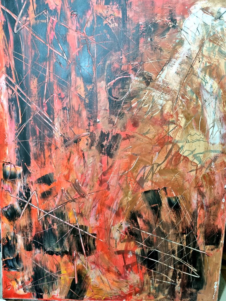 First layers are dry. I like to create a lot of texture (mess) under all my paintings. There are always at least 6 or more layers by the time I finish, especially lots when I work on canvas

#mixedmediartist #BTSARMY