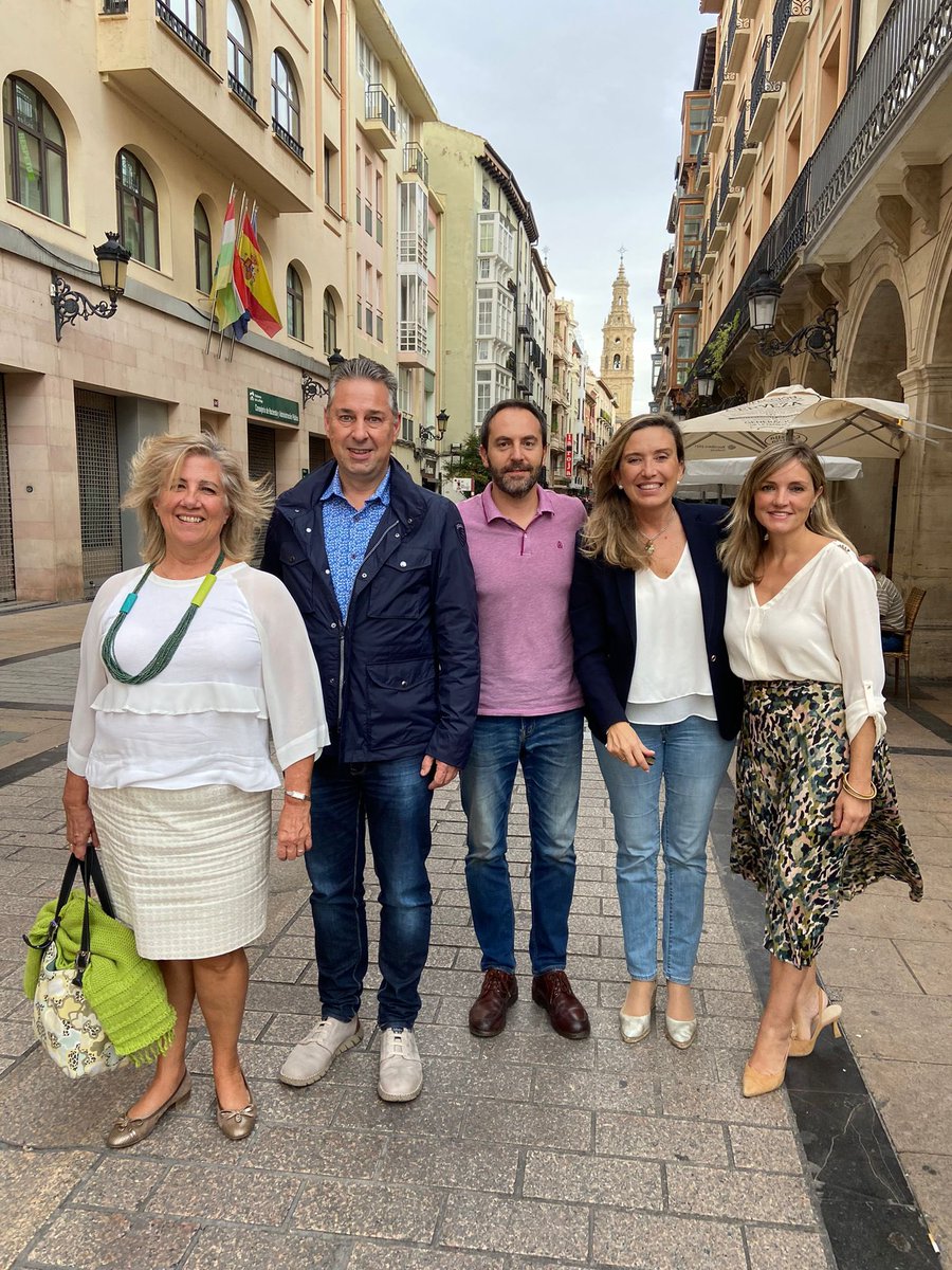 PatriciaGuaspB's tweet photo. Muy productivo debate de ideas ayer en Logroño con la ruta "Destino Refundación" de @Refundacion_Lib 

Sigamos construyendo juntos una alternativa liberal para España que ilusione y vuelta a conectar con los ciudadanos.

¡Muchas gracias, @CsLaRioja, por vuestra acogida! https://t.co/GpO2YhCvd0
